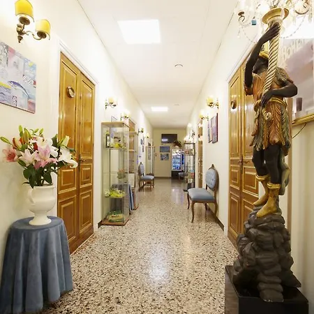 Lyric Hotel Levanto