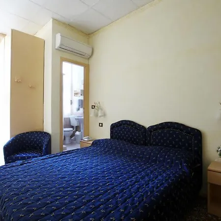 Hotel Lyric