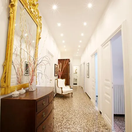 Lyric Hotel